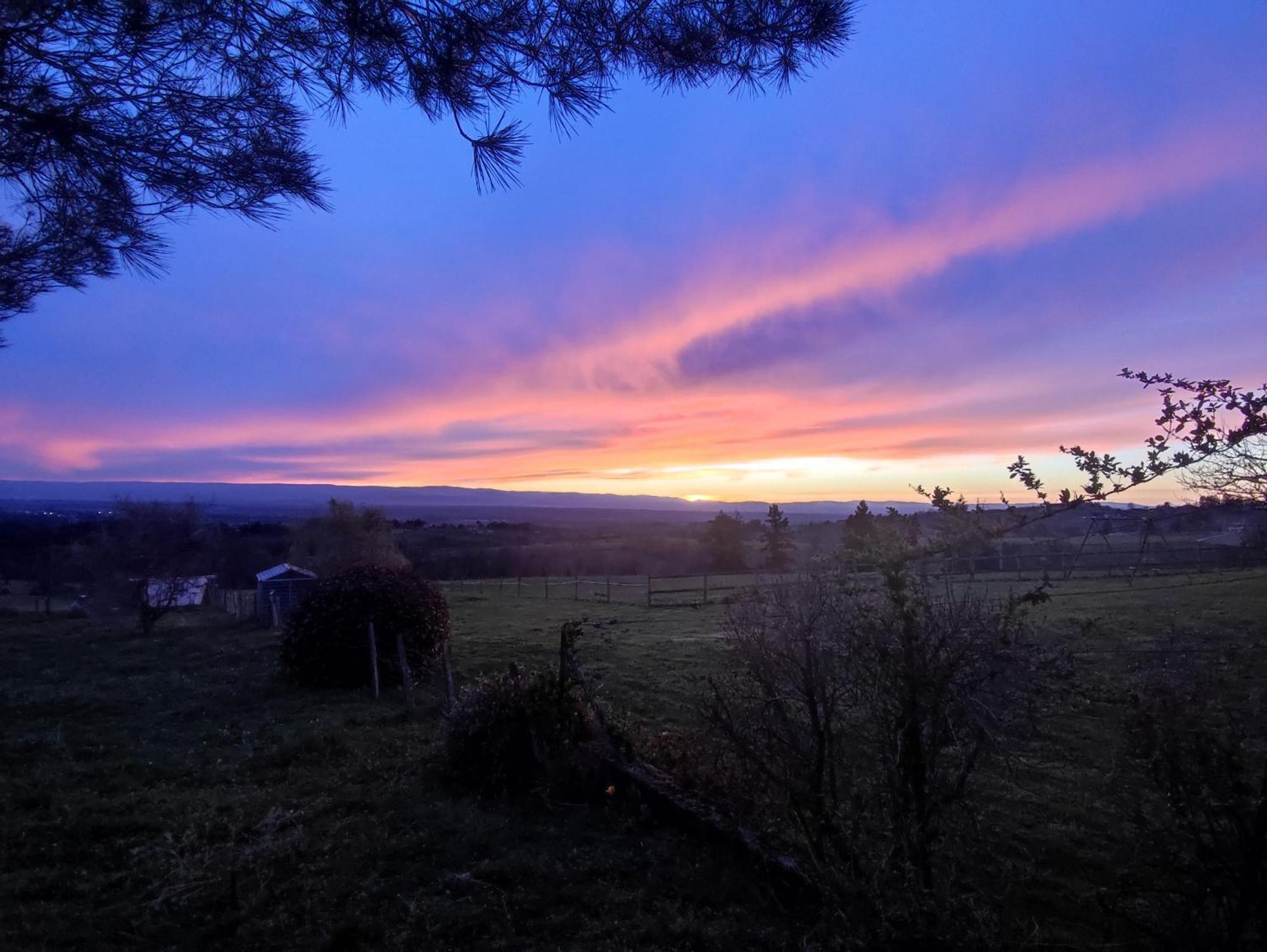 Maison De Campagne Vue Panoramique Rozier-en-Donzy Екстериор снимка